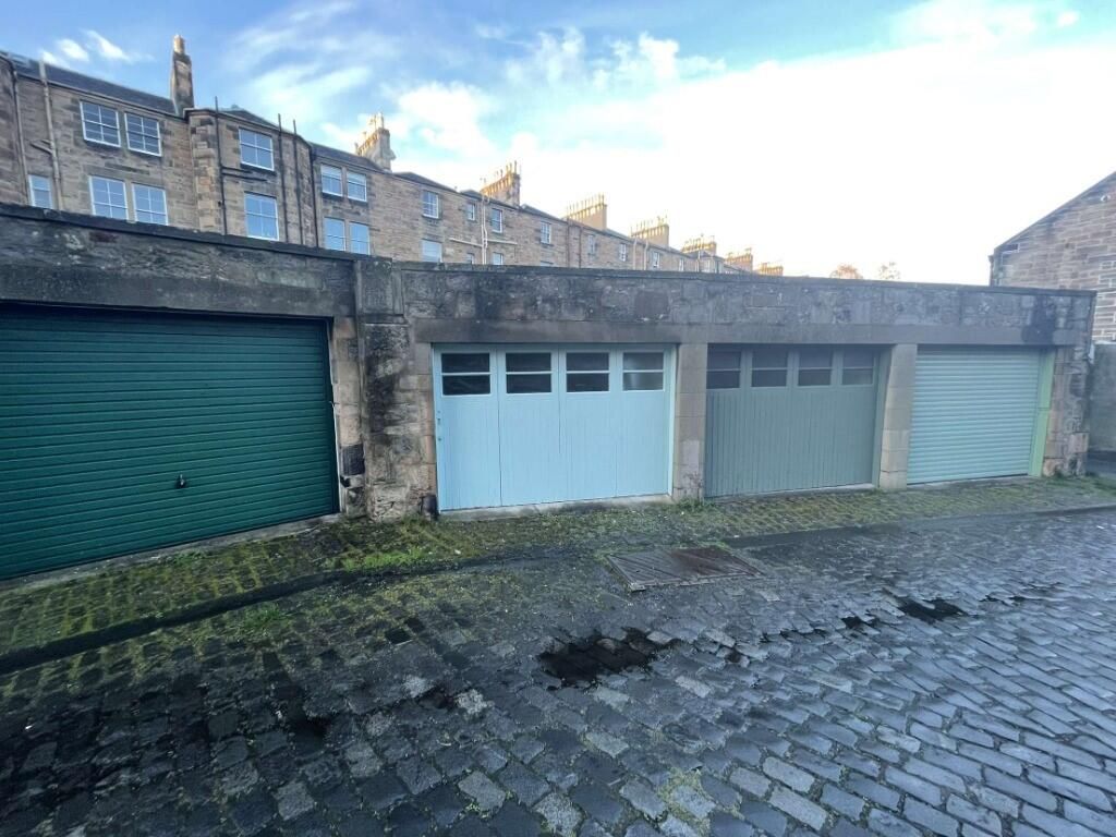 Property photo 1 of 2