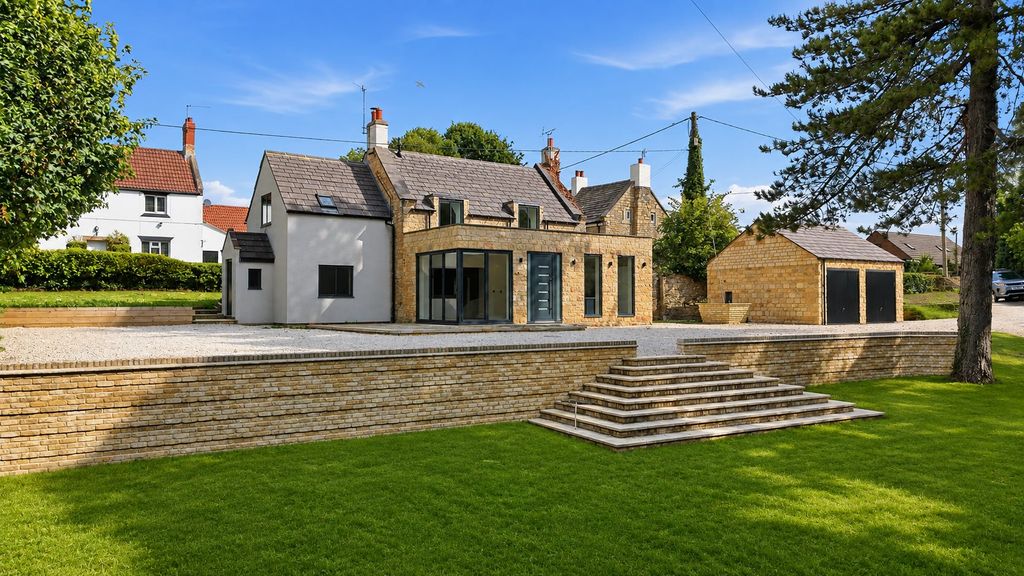 Property photo 1 of 20 5 Hangman Stone Lane, High Melton 01