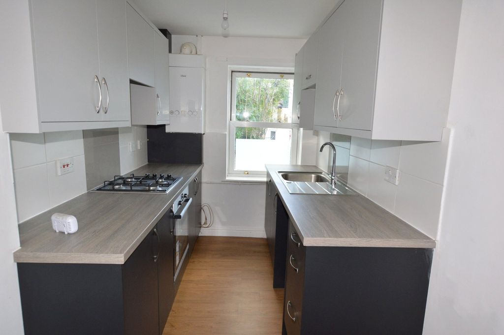 Property photo 2 of 12 Picture No. 06