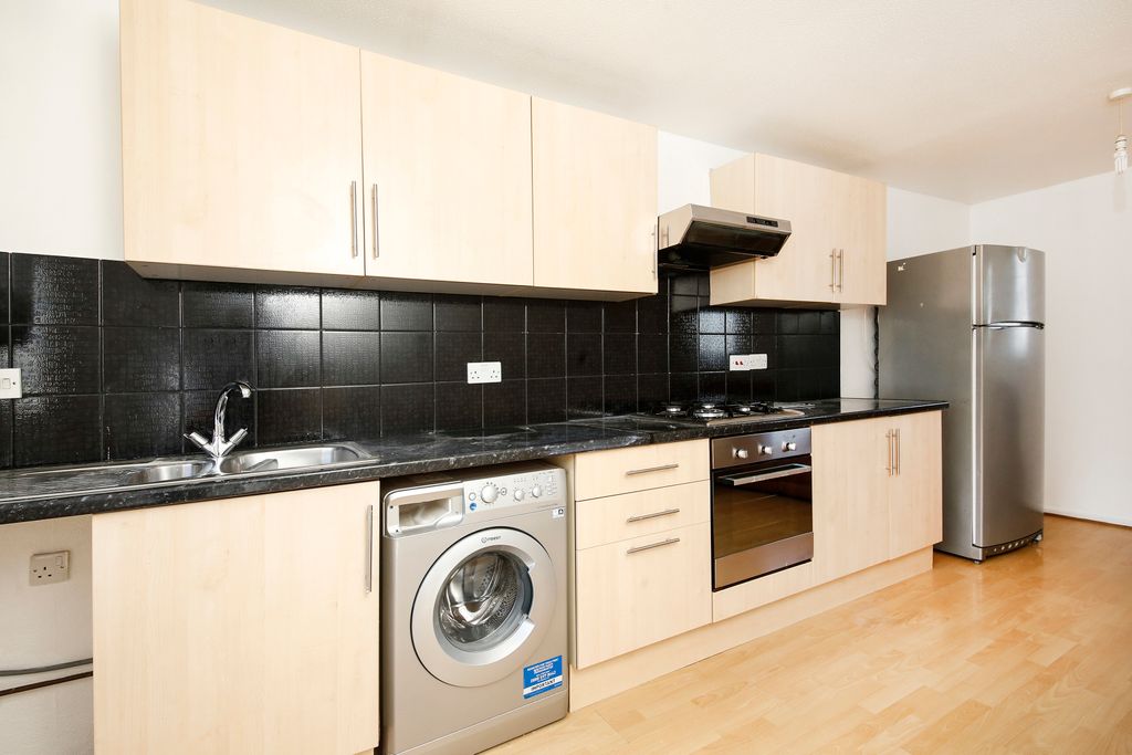 Property photo 3 of 6 Picture No. 16