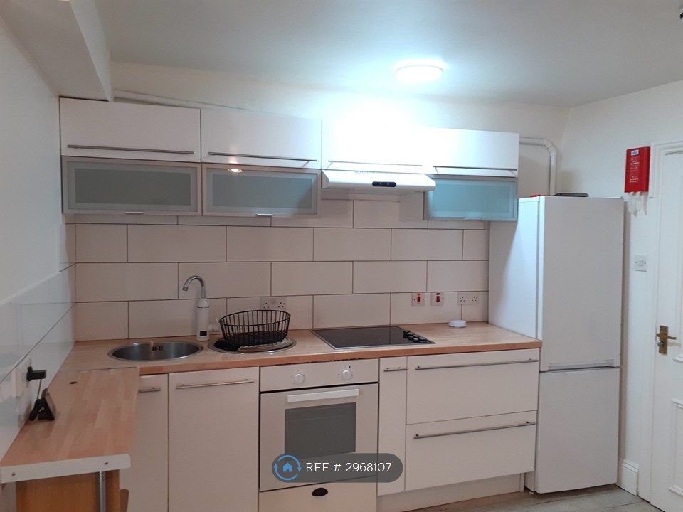 Property photo 2 of 9 Kitchen
