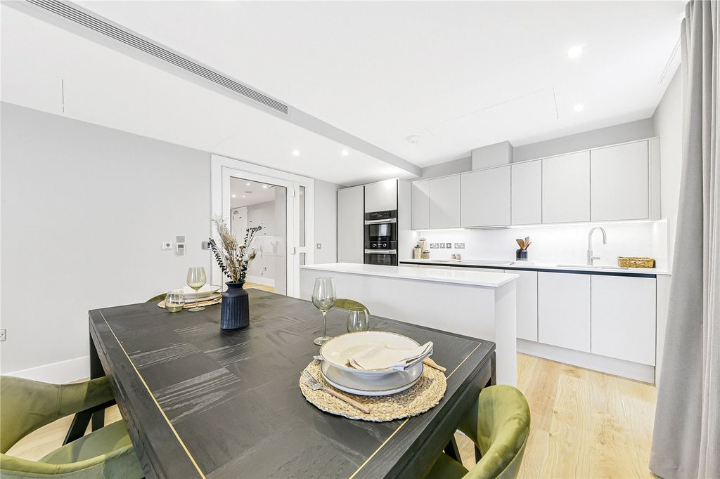 Property photo 2 of 12 Dining Area