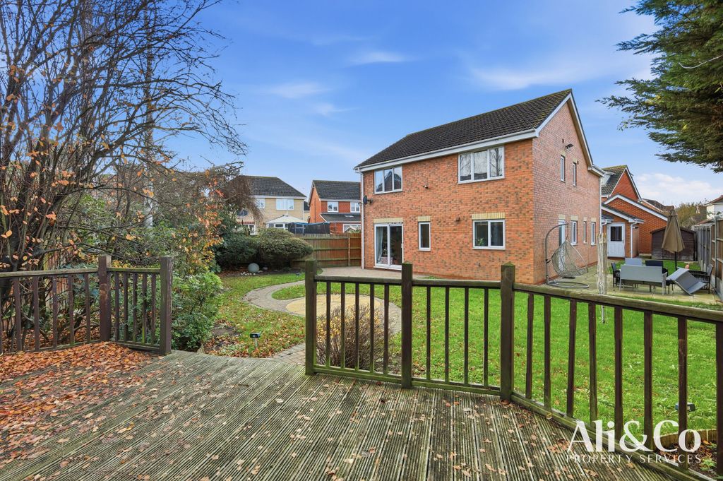 Property photo 2 of 33