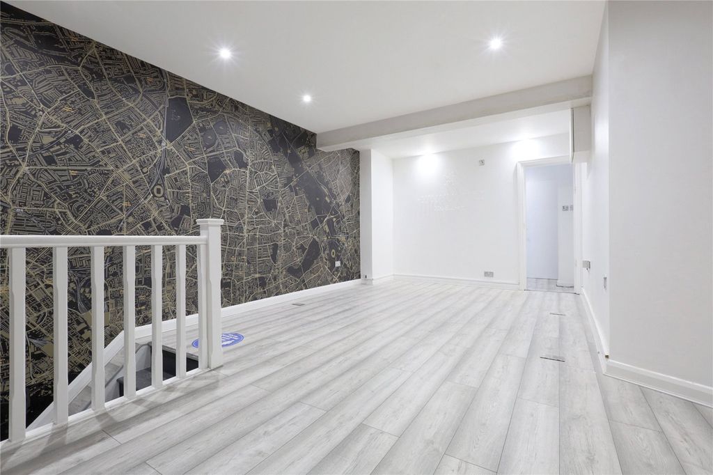Property photo 3 of 6 Shop Floor