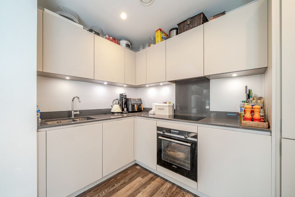 Property photo 3 of 12 4891915