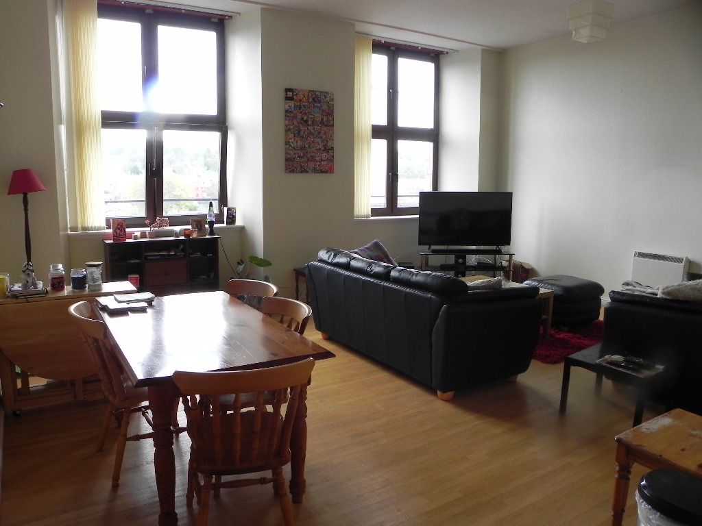 Property photo 2 of 17