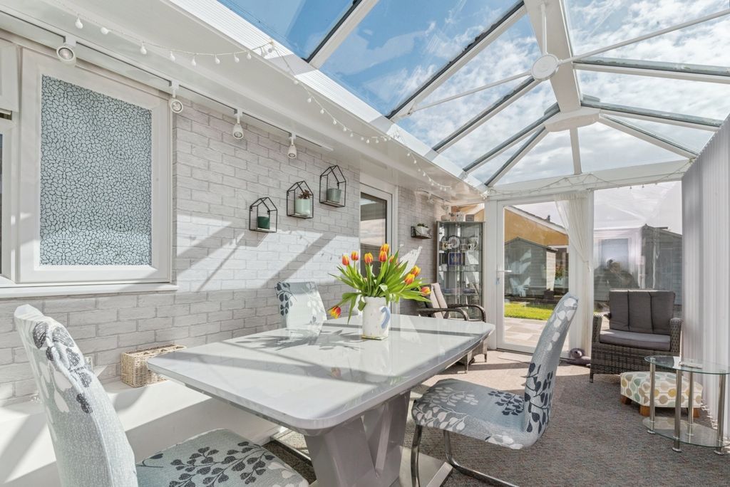 Property photo 1 of 14 Conservatory