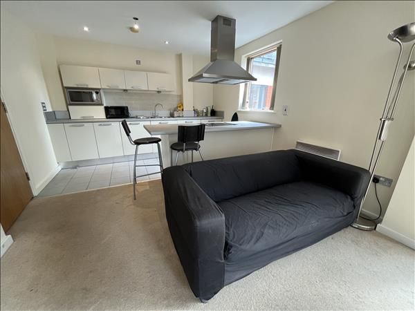 Property photo 1 of 10 Bright And Spacious 1 Bedroom Apartment