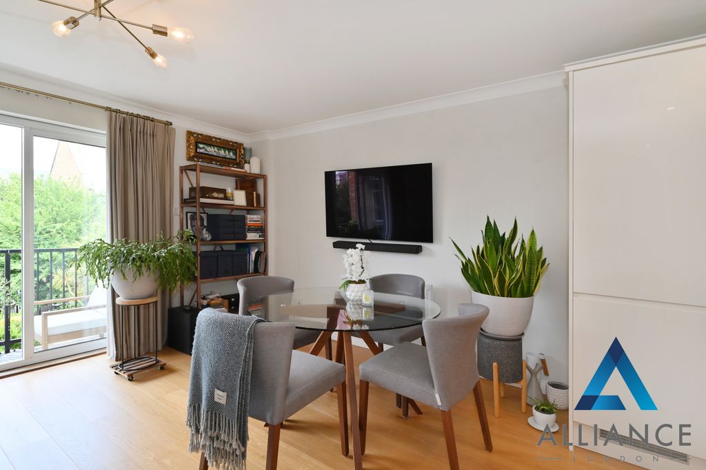 Property photo 3 of 18 Picture 3