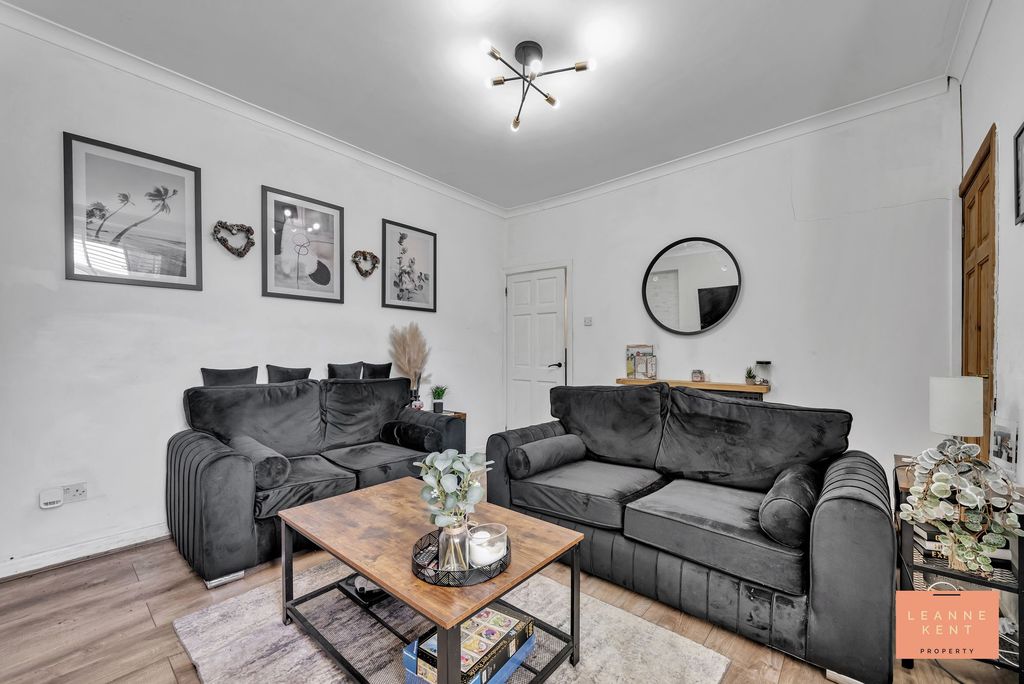 Property photo 2 of 31