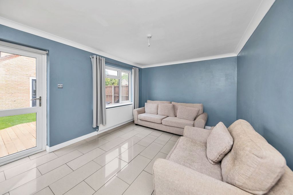 Property photo 3 of 12