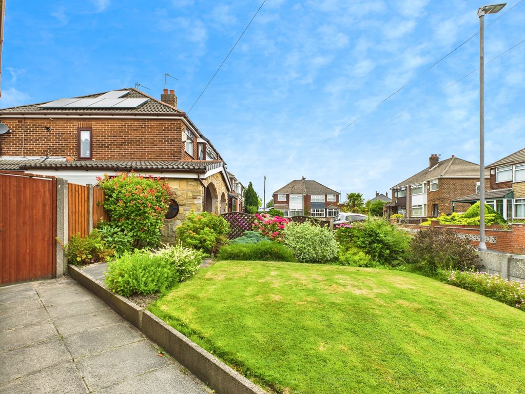 Property photo 2 of 31