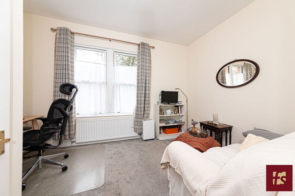 Property photo 2 of 8