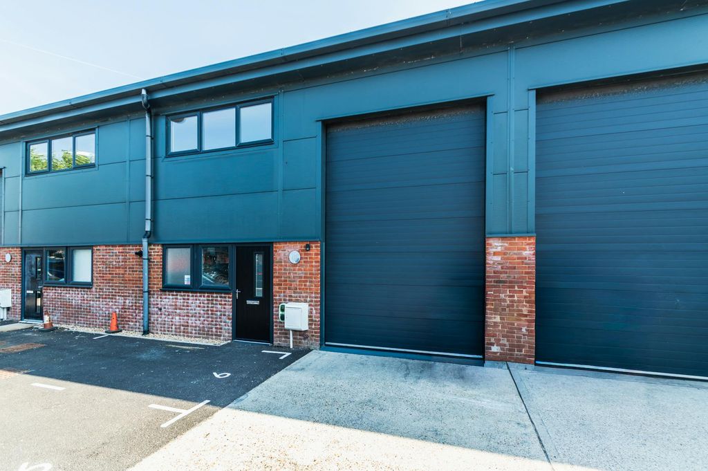 Property photo 1 of 7 11.Jpg