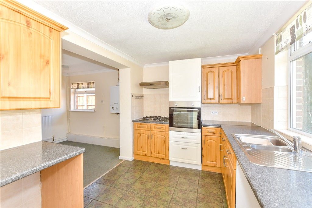 Property photo 2 of 9 Kitchen