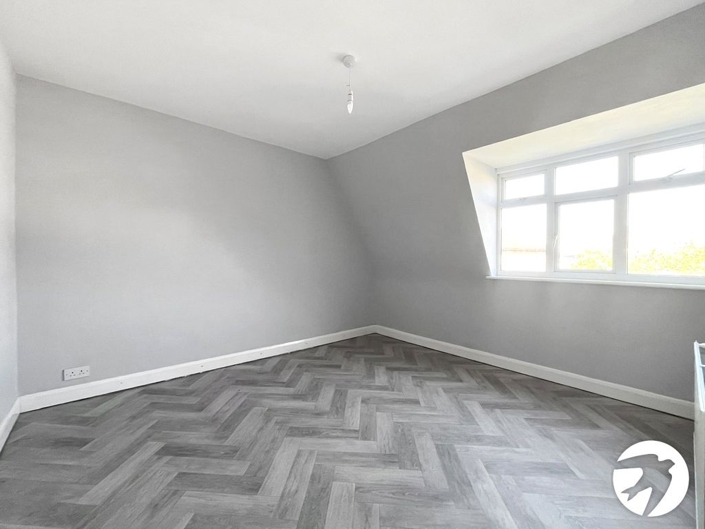 Property photo 3 of 9 Picture No. 18