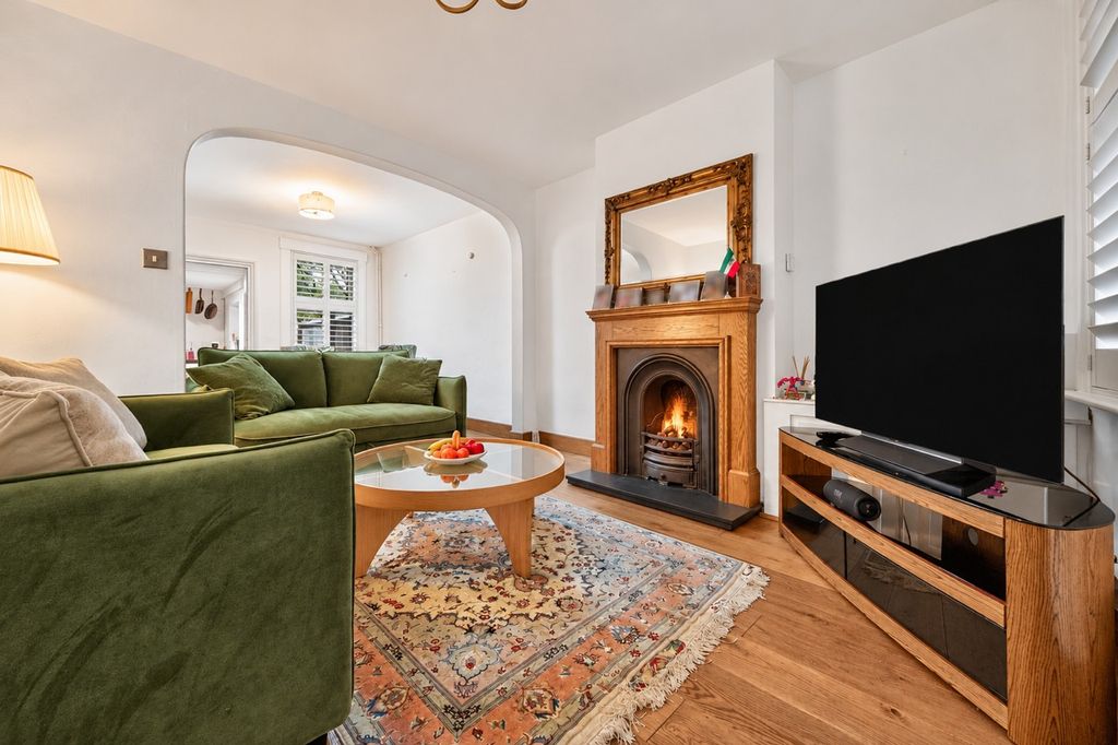 Property photo 2 of 19