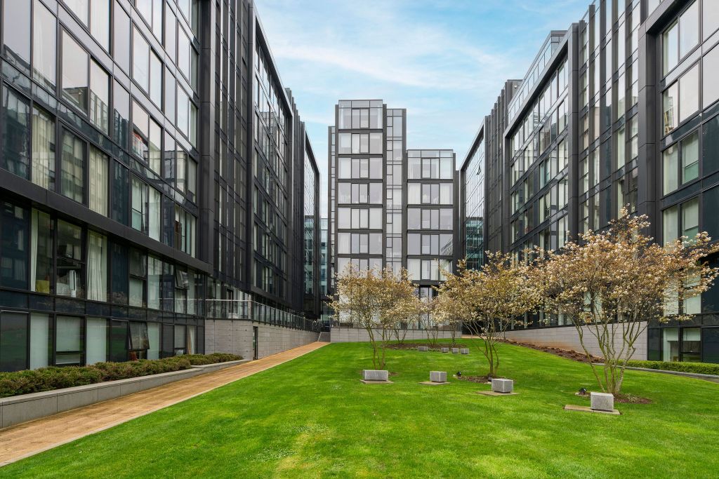 Property photo 1 of 21