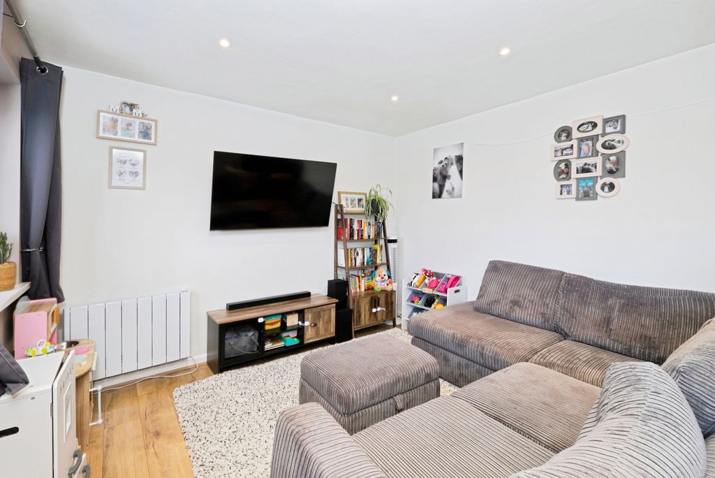 Property photo 2 of 14 Pbox-Img.Jpg