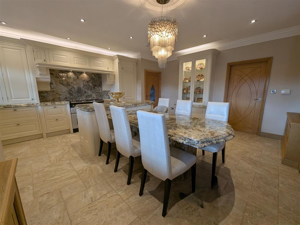 Property photo 3 of 16 Kitchen/Diner