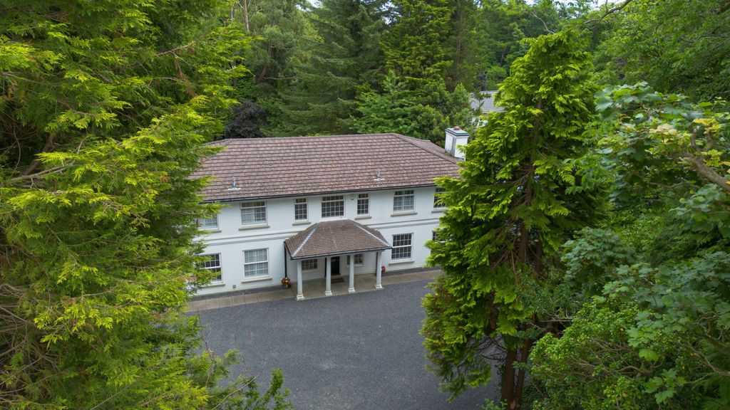 Property photo 2 of 33
