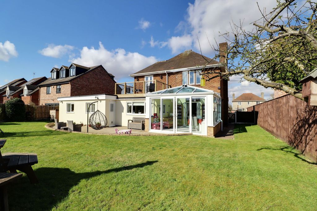 Property photo 2 of 30