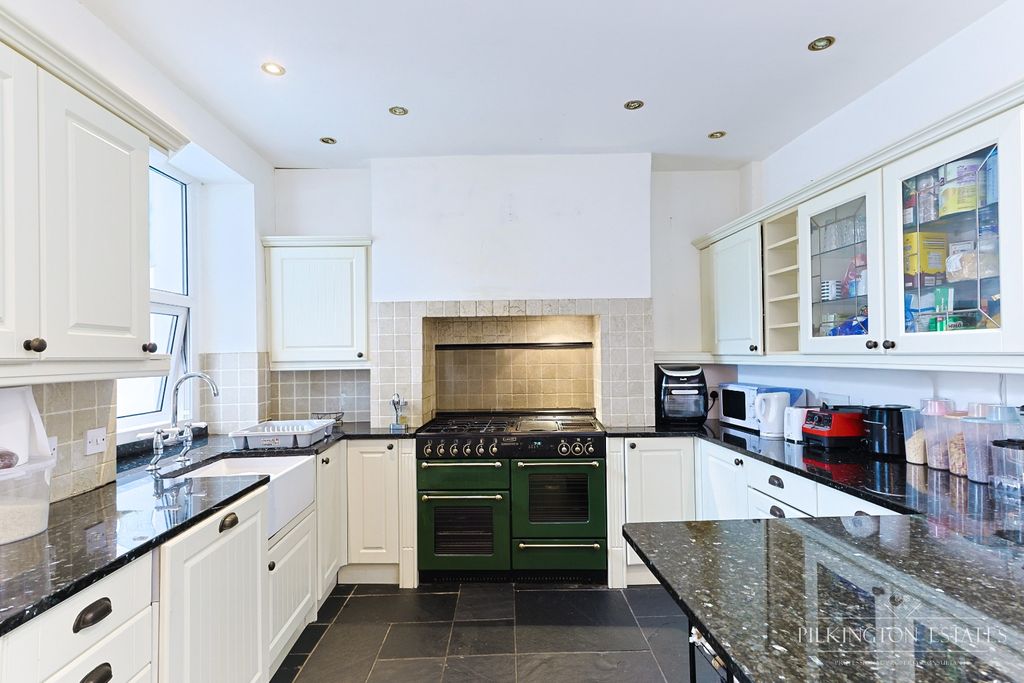 Property photo 2 of 9 4857285