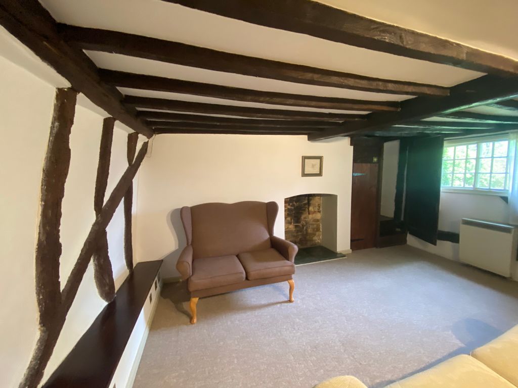 Property photo 2 of 14 Lounge