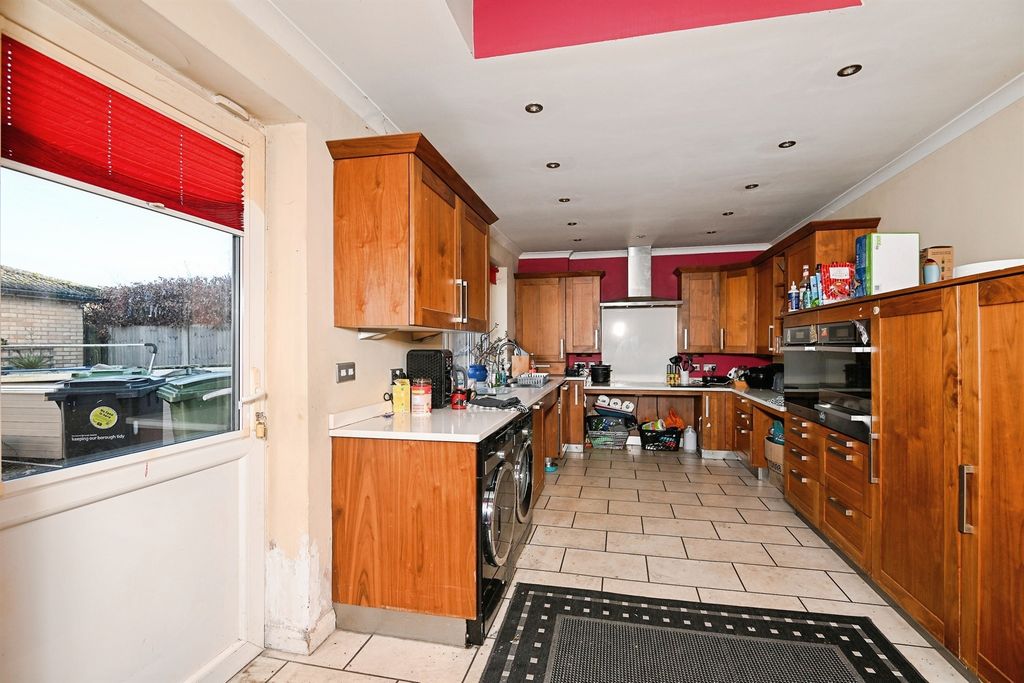 Property photo 3 of 13