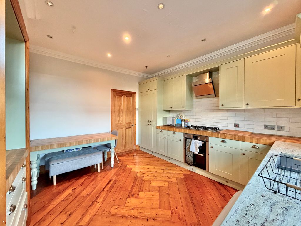 Property photo 2 of 9 Kitchen Dining