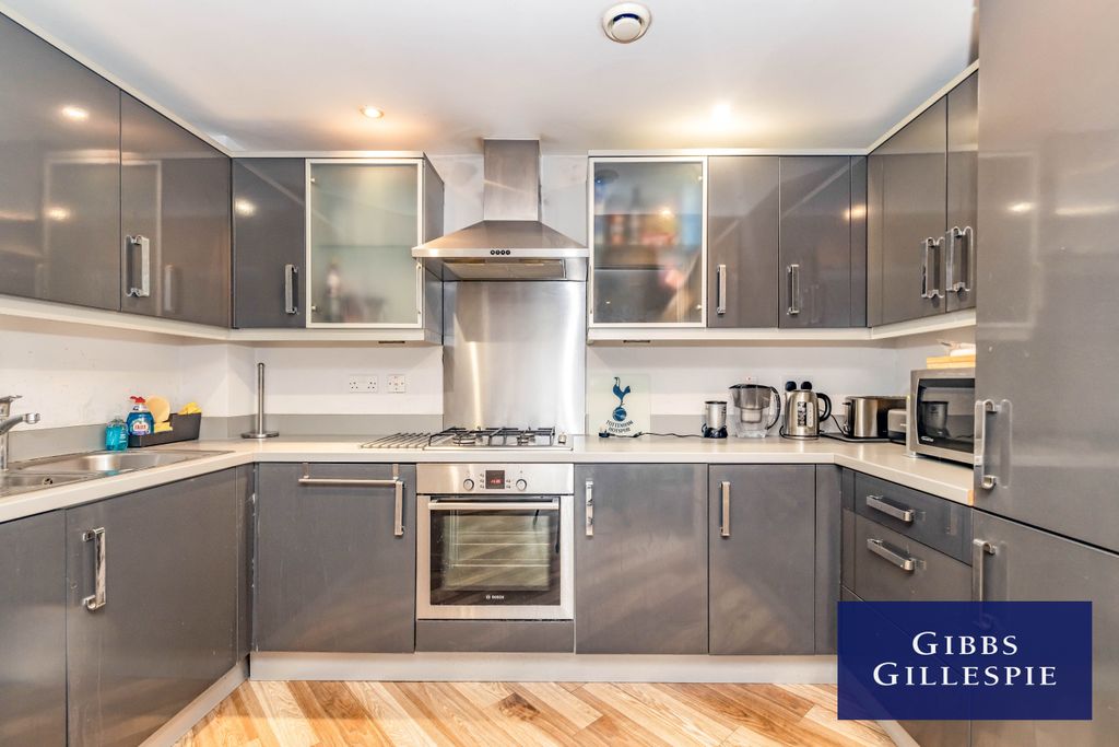 Property photo 3 of 11 3