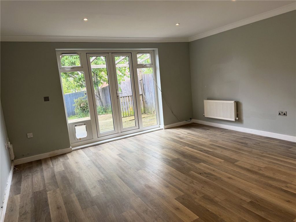 Property photo 3 of 10 Picture No. 01