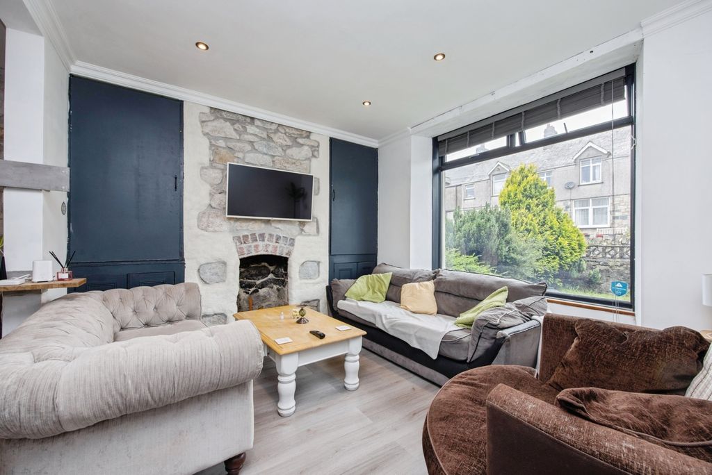 Property photo 2 of 16 Pbox-Img.Jpg