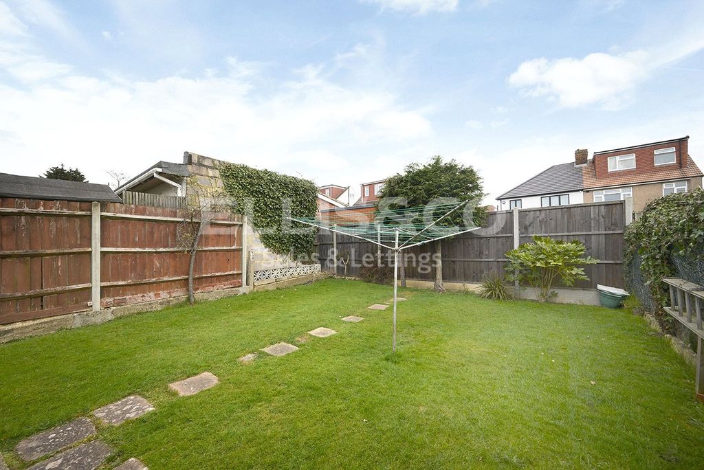 Property photo 1 of 16 Picture No. 15