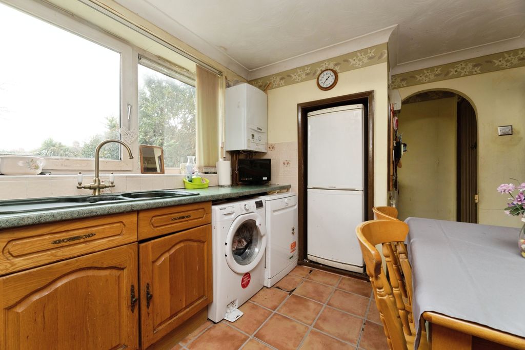 Property photo 3 of 21