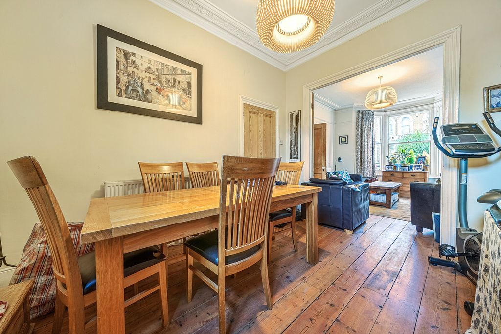 Property photo 3 of 41 1535224-2-6Ad1145...