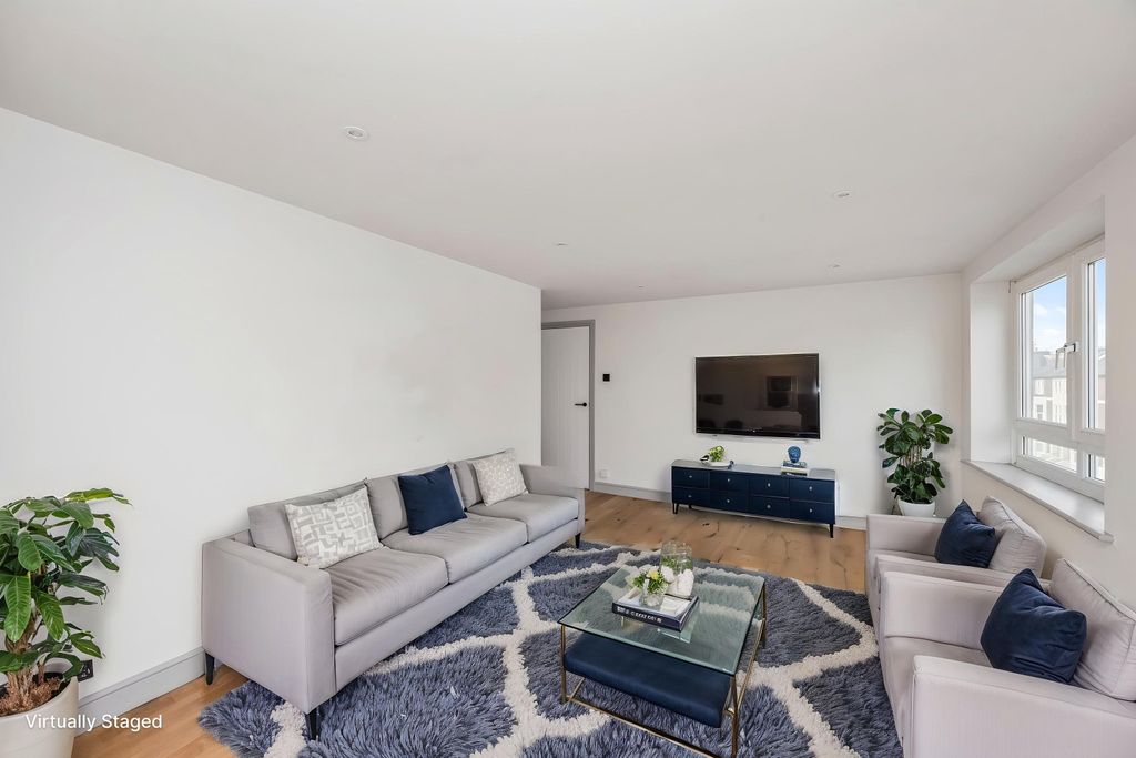 Property photo 3 of 15 4992363