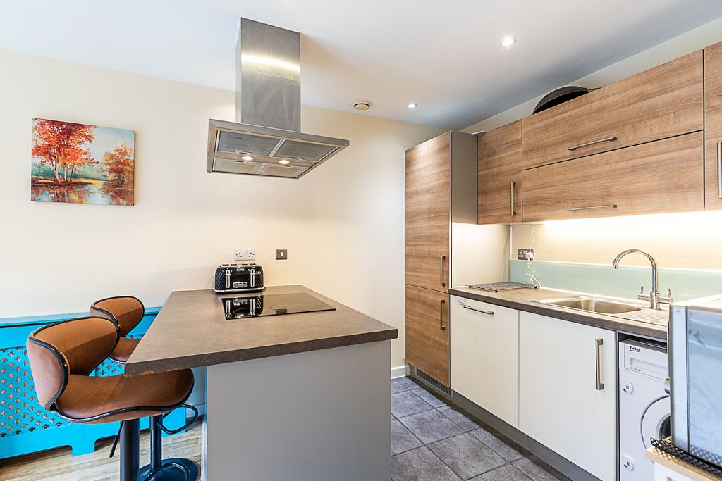 Property photo 1 of 27