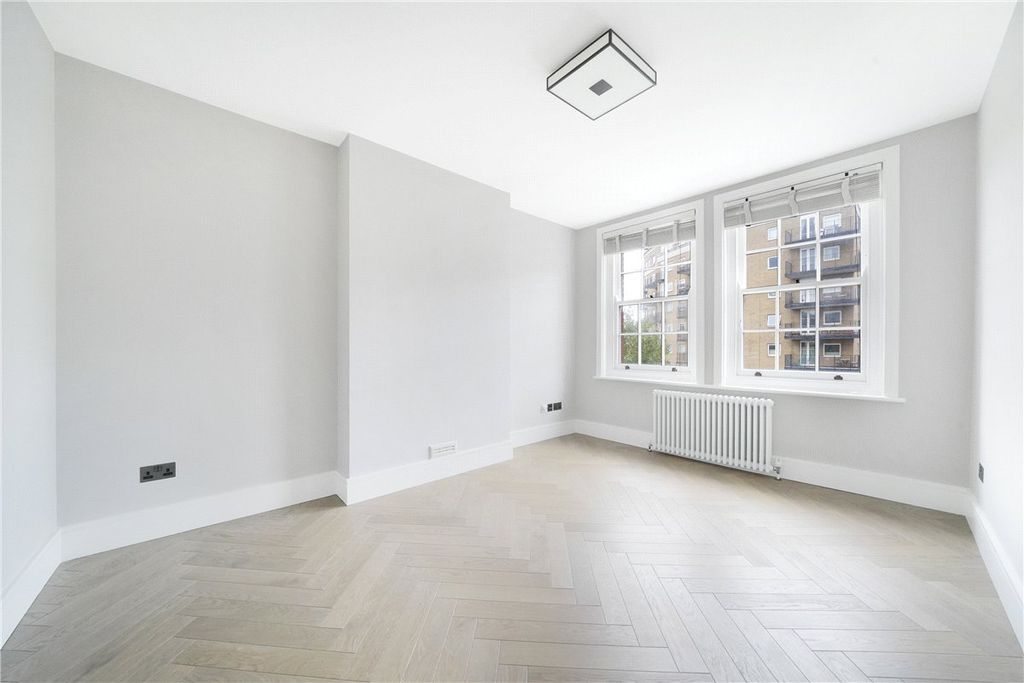 Property photo 2 of 11 Picture No. 33