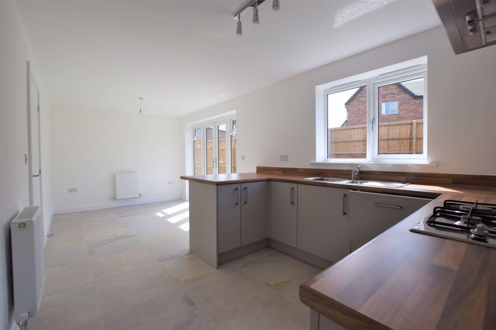 Property photo 3 of 11 3