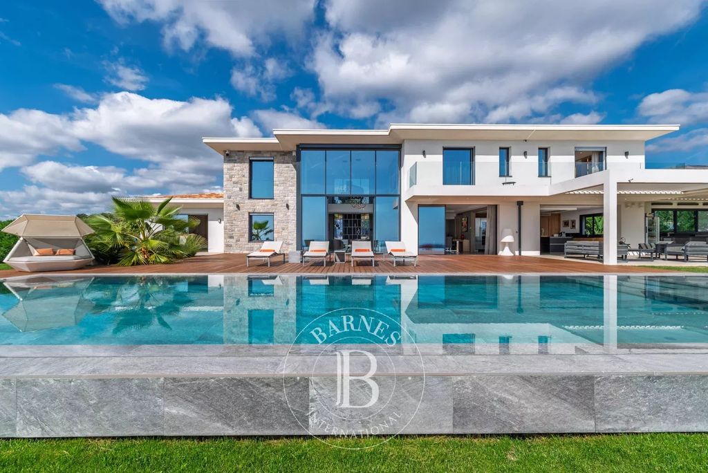 Property photo 1 of 33