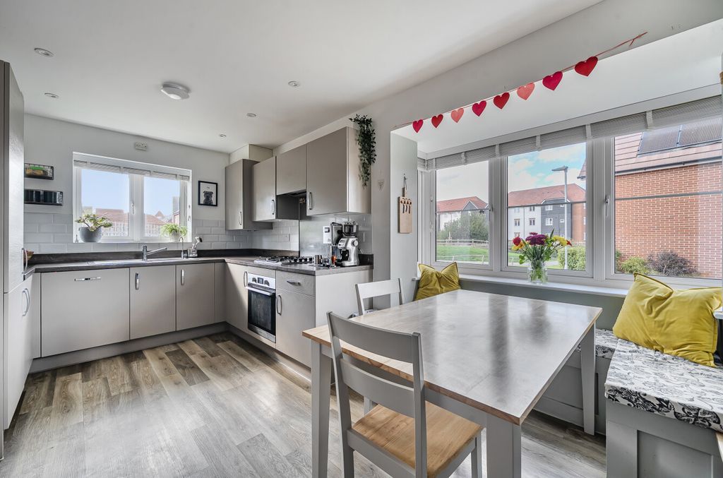 Property photo 3 of 17 1356869-16-68d14B...