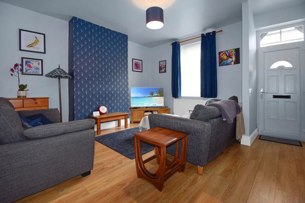 Property photo 2 of 9