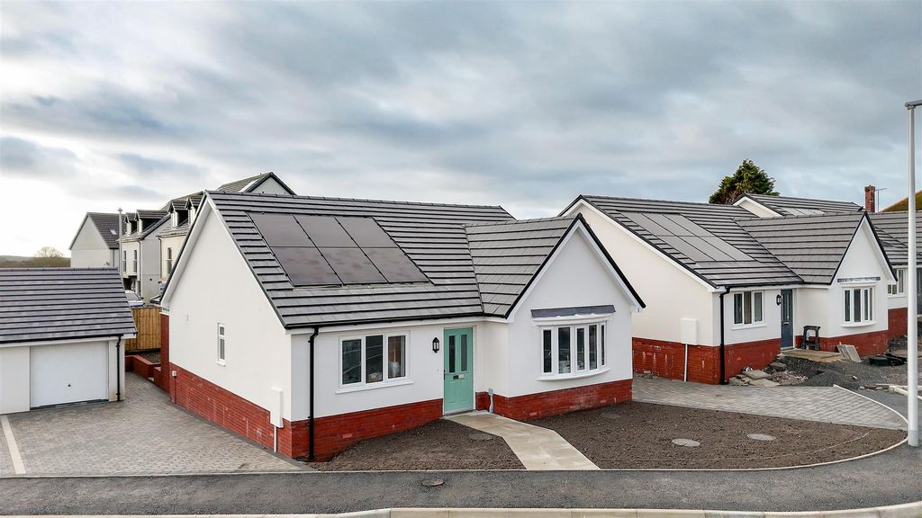 Property photo 2 of 35 Park View Drive-53.Jpg