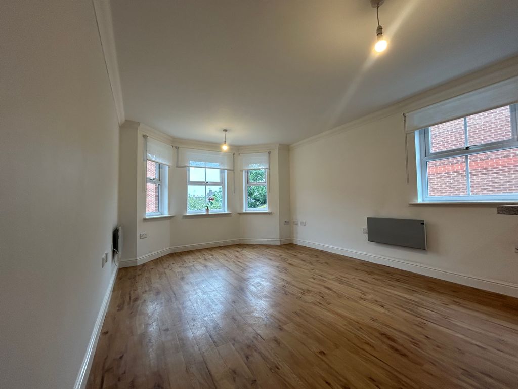 Property photo 3 of 9 Living Room