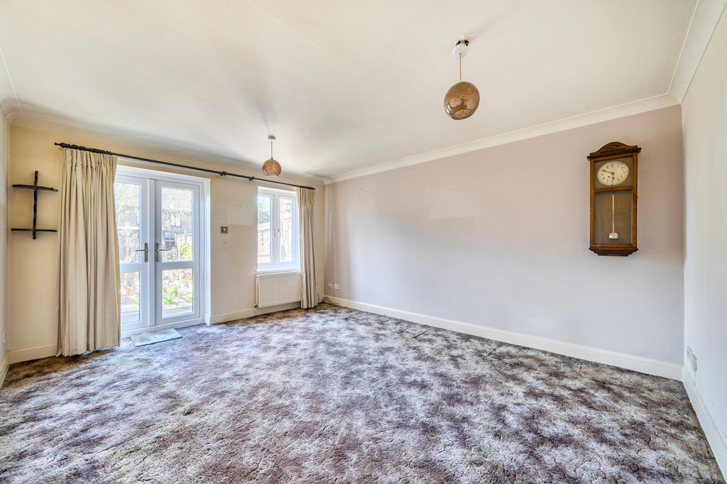 Property photo 2 of 17 Picture No. 11