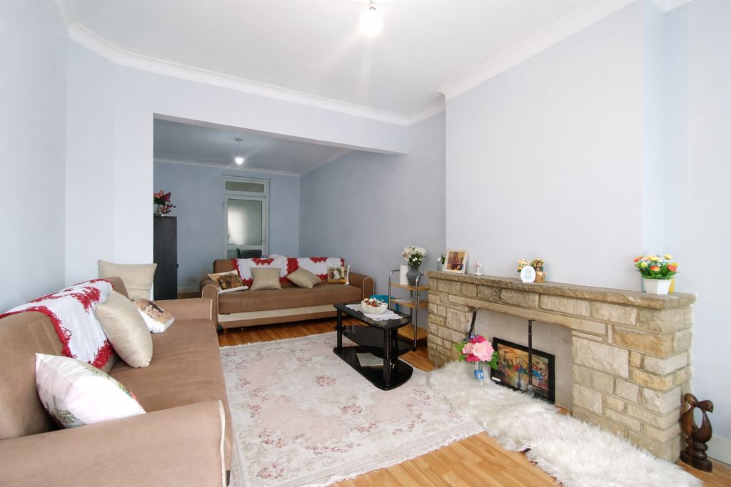 Property photo 2 of 15 Photo 8
