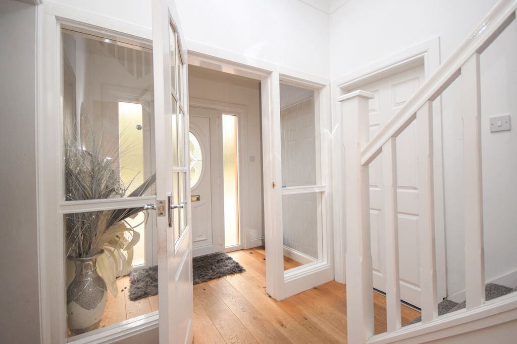 Property photo 3 of 30