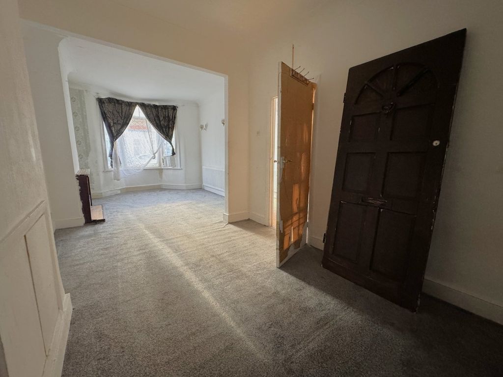 Property photo 3 of 23