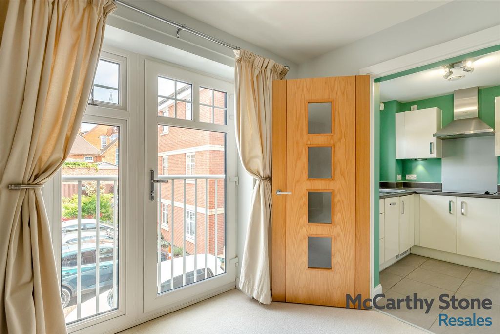 Property photo 3 of 25 8689742-Interior15.Jpg